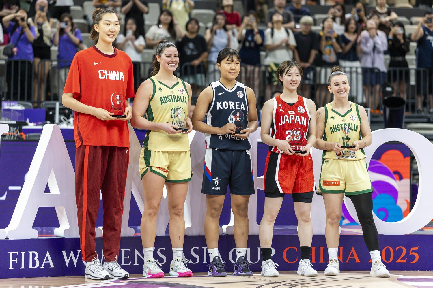 準優勝に終わったアジアカップで大会ベスト5に選出された田中こころ(右から2番目)©︎Yu Chun Christopher Wong/Eurasia Sport Images/Getty Images