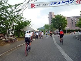 300kmの超ロングライドでは、足の疲労を軽減するためにサポート力の強いソックスが必要。もっと効果的なスポーツソックスを物色していたトコロ、X-SOCKSを発見!