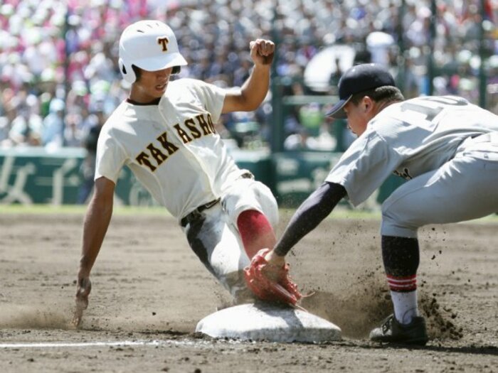 高岡商の試合巧者ぶりに痺れた一戦。佐久長聖に1点差勝ちした、その中身。＜Number Web＞ photograph by Kyodo News