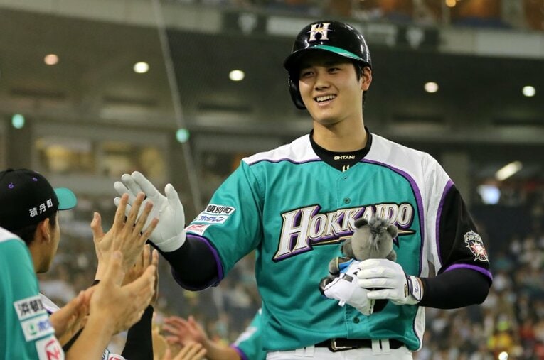 2016年5月11日、オリックスの東明大貴からホームランを放った日ハム時代の大谷翔平。東明にとって、この被弾が野球人生のターニングポイントとなった ／ photograph by Sankei Shimbun