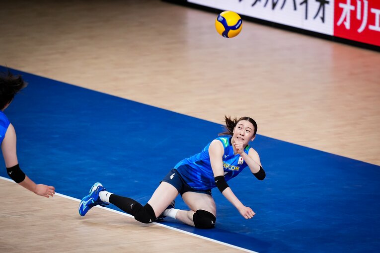 石川真佑（VNLセルビア戦）©︎Volleyball World