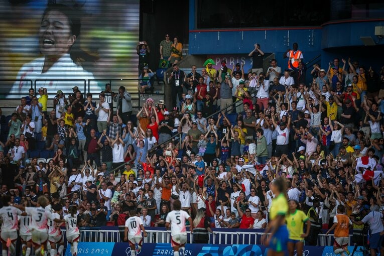 観客もスーパーゴールに熱狂した　©Getty Images