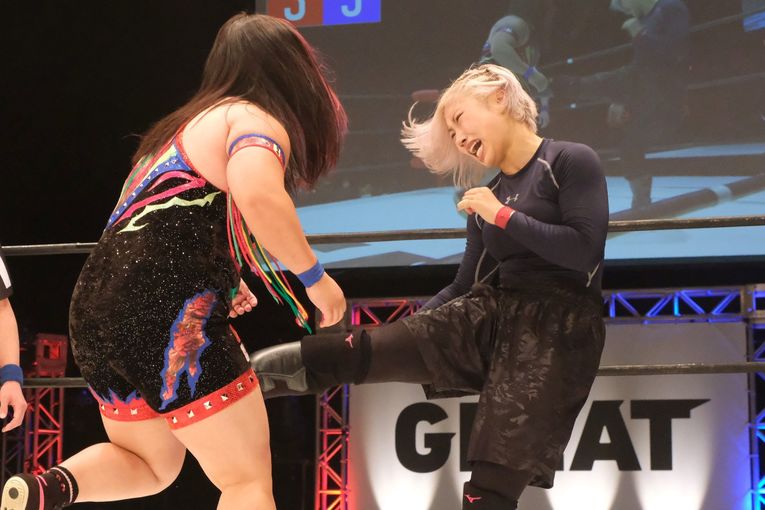 「手も足も出なくて...」新団体GLEATで“女優レスラー”福田茉耶が味わった“恐怖の4分50秒”…それでも「光栄です」と語ったワケ(11)