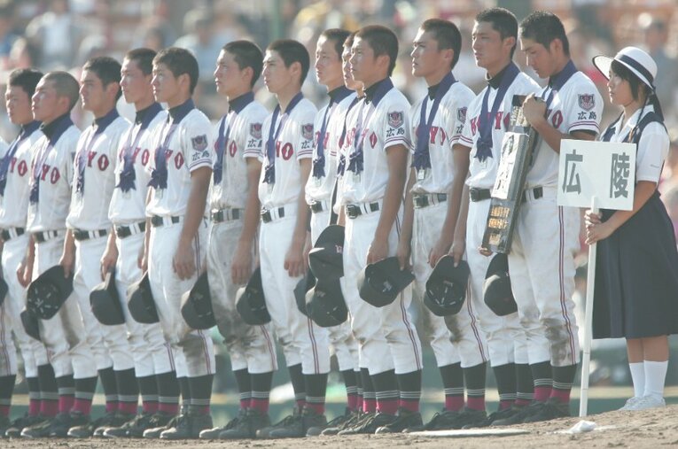 2007年夏、野村祐輔と小林誠司のバッテリーを擁した広陵は、甲子園決勝で佐賀北に惜敗。試合後、中井哲之監督は8回のジャッジを公然と批判した ／ photograph by Hideki Sugiyama