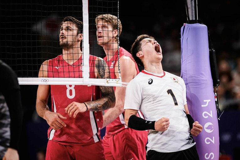 パリ五輪予選ラウンドvsアメリカ　©︎Volleyball World