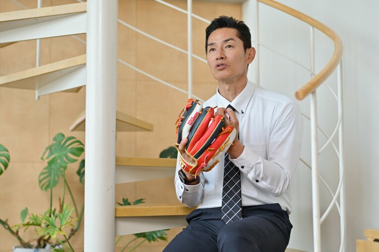 現役時代を振り返る山部　©Hideki Sugiyama