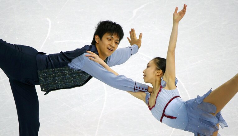 2014年ソチ五輪団体、高橋成美とのペアで出場した木原　©AFLO