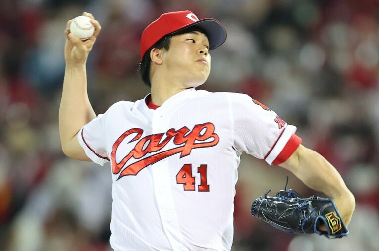 去年までの4シーズンで、22登板1勝3敗の成績しか残していなかった矢崎。今シーズンを飛躍のきっかけとできるか？ ／ photograph by JIJI PHOTO