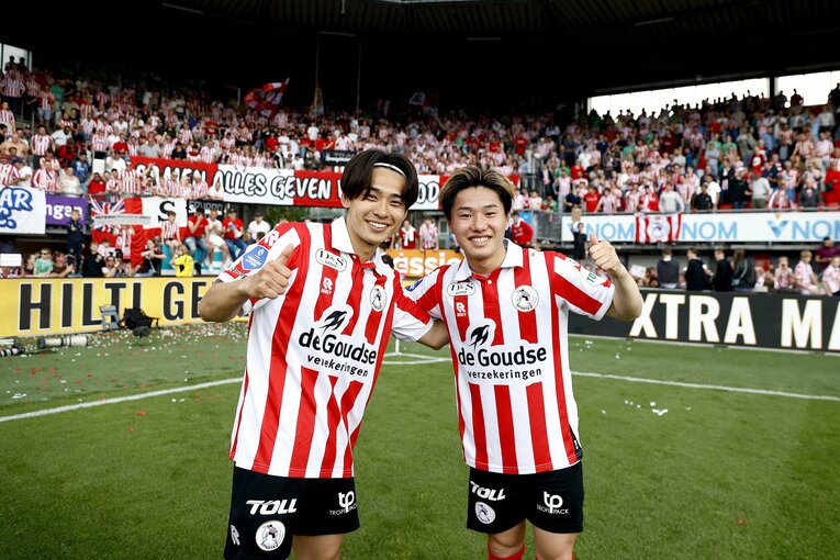 同じスパルタ・ロッテルダムでプレーする斉藤と三戸　©︎ANP Photo/AFLO