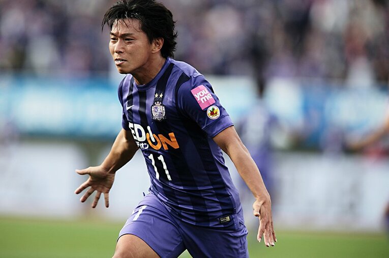 ワンタッチゴーラーの異名で多くの勝利に貢献してきた佐藤寿人。仲間やサポーターからの信頼が厚いプレーヤーだった　©Kiichi Matsumoto