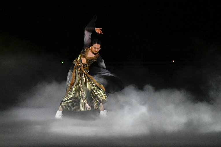 「母への永遠の愛を滑りたいな」浅田真央が明かすアイスショー『Everlasting33』に込めた“愛”「誰も見たことのない景色を届けたい」(48)