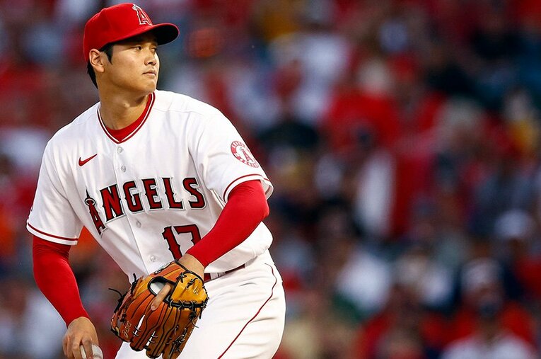 今季開幕戦で投球する大谷翔平 ／ photograph by Getty Images