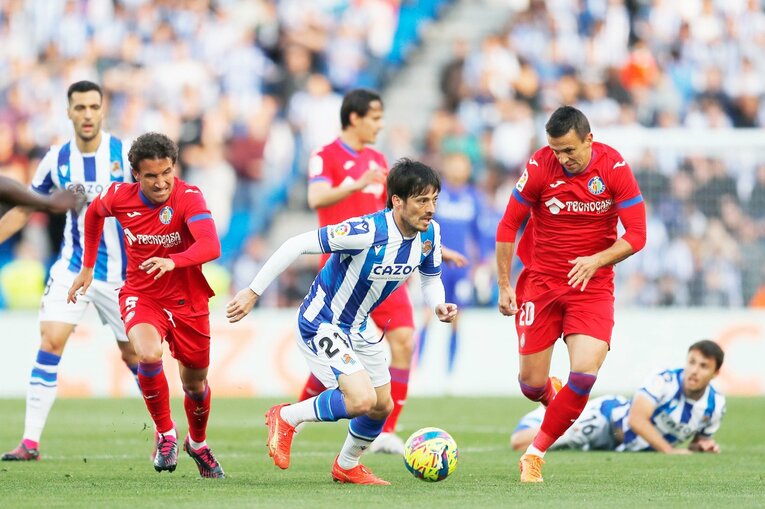 「TAKEあなたは最高です、と日本語で…」久保建英21歳はソシエダで愛される「日本人最多リーガ6点目＋“MVPタケクボ”コール」を撮った(19)