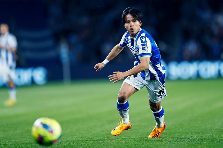 「久保建英がスペイン紙の一面に！」子供サポ「タケが決めるよ」予言通りマドリーを圧倒“ソシエダの熱狂”は翌日も…カメラマンは見た(11)