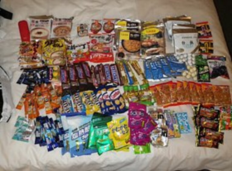 背負って走った全食料。こんなにあったのに