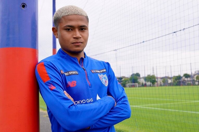 インタビューに応じてくれたバングーナガンデ佳史扶 ／ photograph by Atsushi Iio