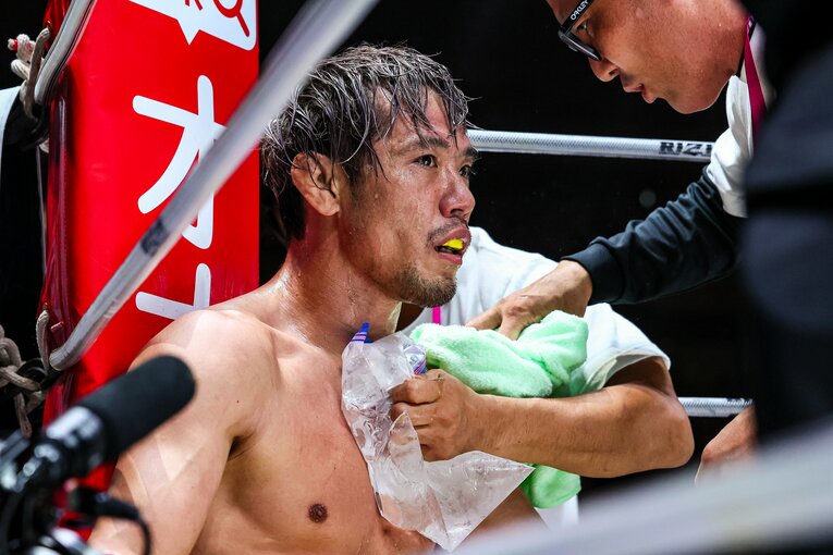 インターバル中の金原　©RIZIN FF Susumu Nagao