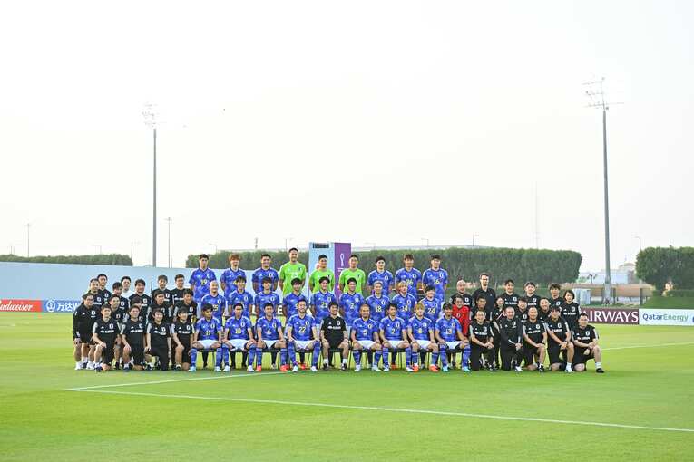 カタールW杯日本代表の集合写真　©JMPA