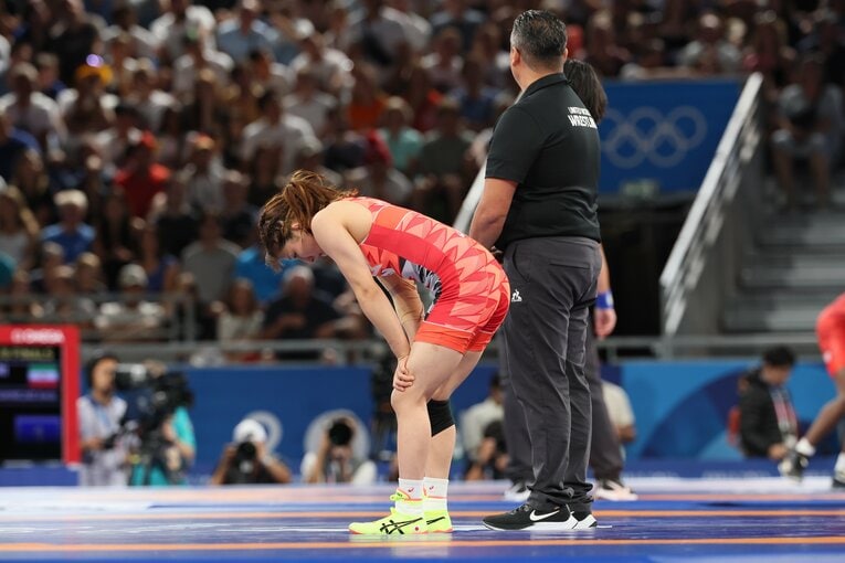 レスリング女子50kg級1回戦、須崎優衣vs.ビネシュ・フォガト　©Kaoru Watanabe/JMPA