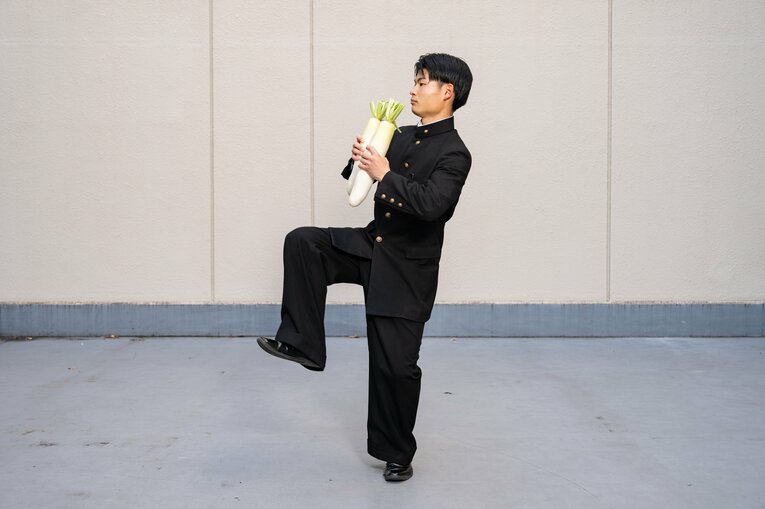 ４．足を蹴り出す