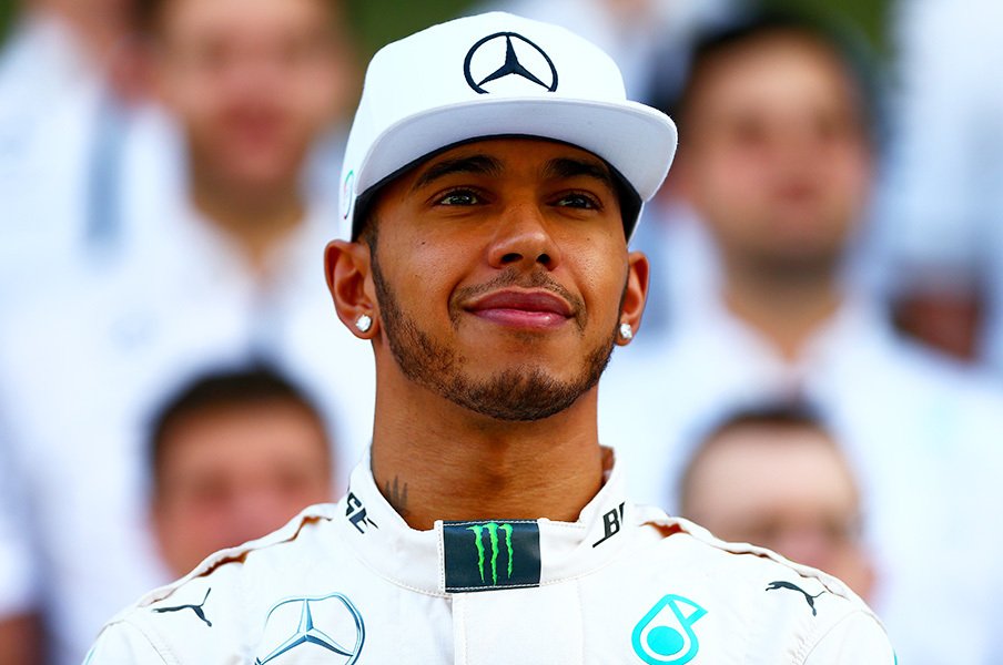 「今のF1のつまらなさ」を象徴する、メルセデスの行き過ぎた戦略を問う。<Number Web> photograph by Getty Images