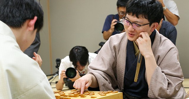 「棋力は誰にでもつく」「勝ちパターンを確立できた」なぜ“将棋の鬼”は藤井聡太に敗れ続けて強くなるのか「私はそこしか見ていないので」 - 将棋 - Number Web - ナンバー