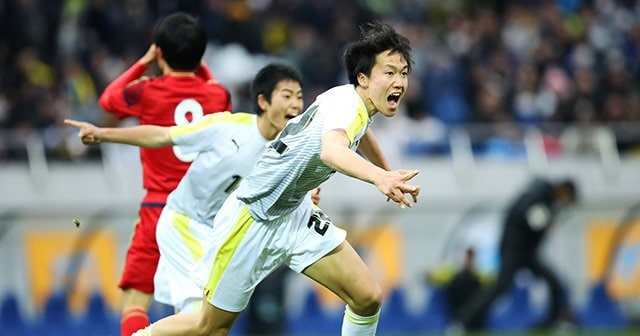 前橋育英と流経柏の凄すぎる決勝戦。高校サッカー離れした“戦術バトル