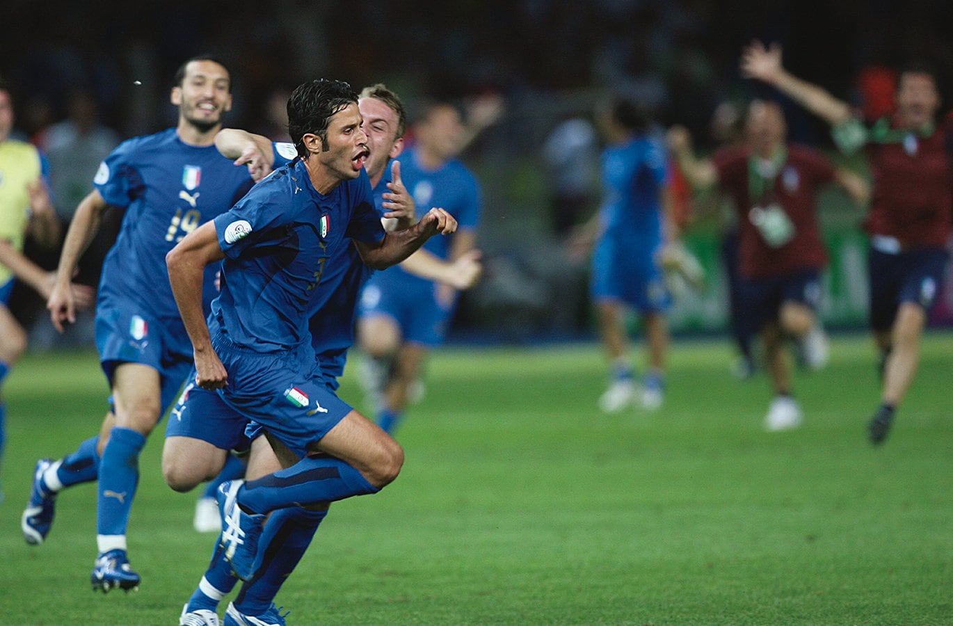 W杯を辞退しろ！」大スキャンダルに揺れ、主力選手も離脱…逆境の2006年