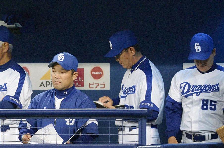 なぜ中日はこんなに弱くなったのか 日本ハムの苦境とは全く意味が違う プロ野球 Number Web ナンバー