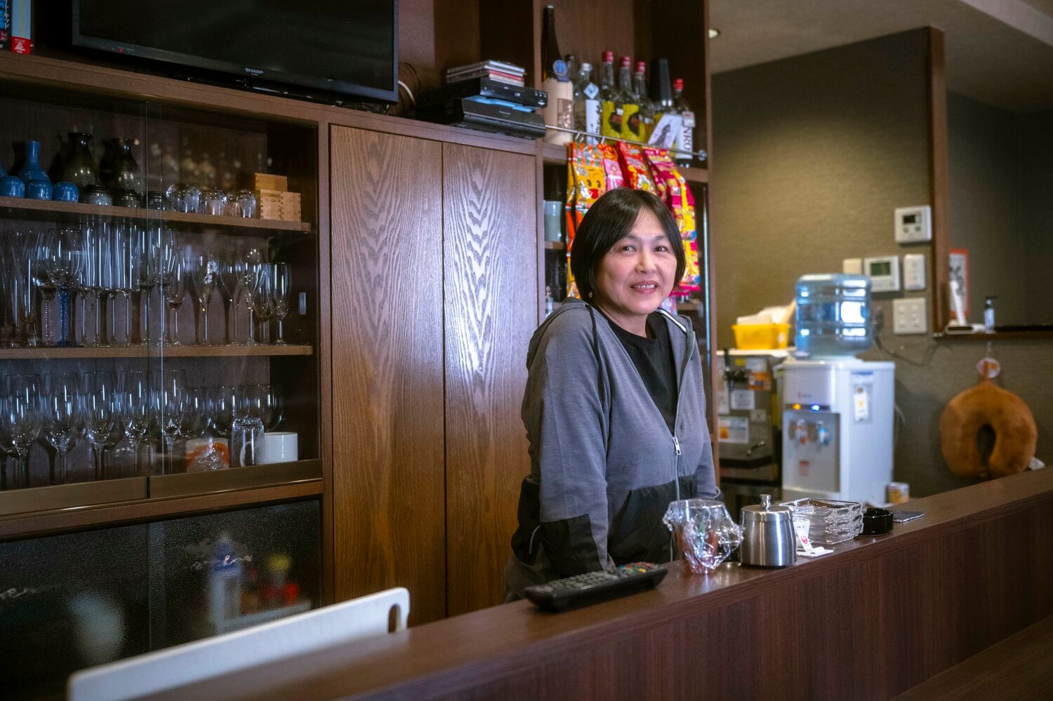 経営する飲食店「ドリンクバー　GOHAN」にて