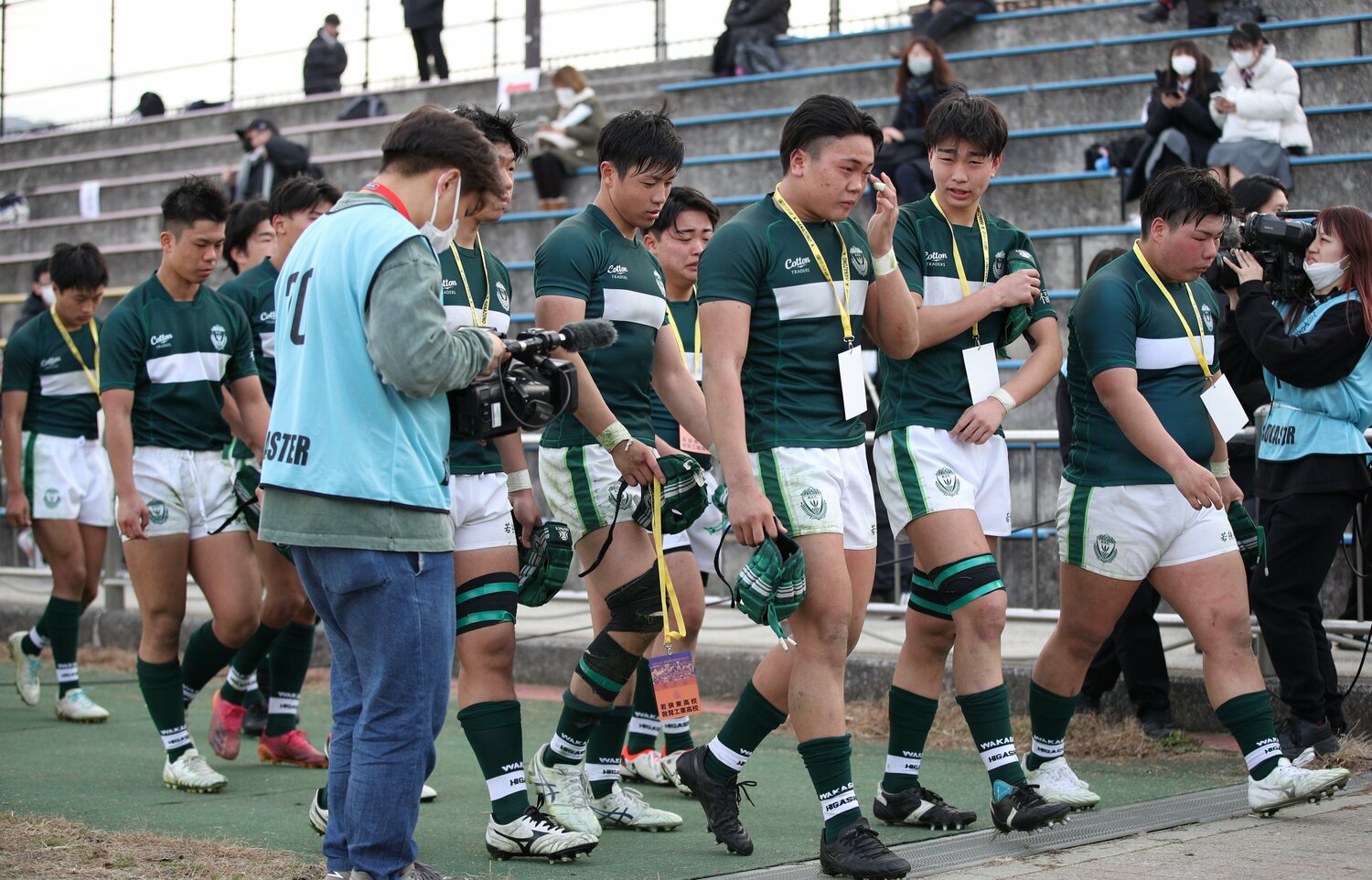 昨年度の全国高校ラグビー・花園では、史上初めて合同チーム（若狭東・敦賀工〈福井県〉）が出場した。少子化のため、規定が緩和された　©JIJI PRESS