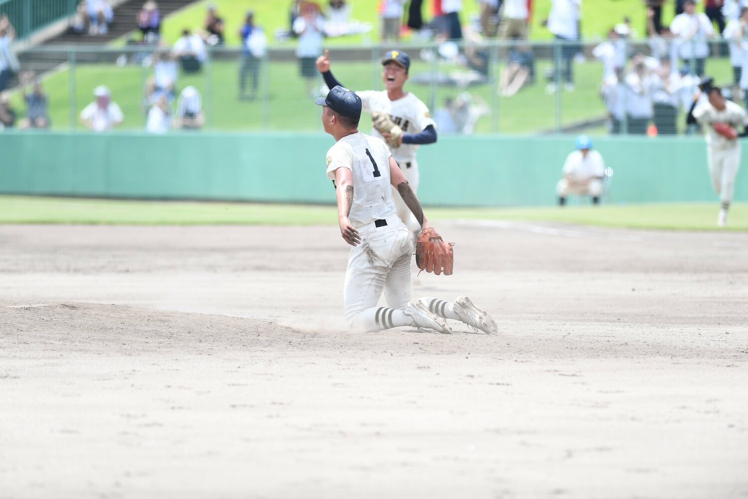 島根大会決勝で最後の1球を投げた直後は、マウンドで膝から崩れ落ちた ©Kota Inoue