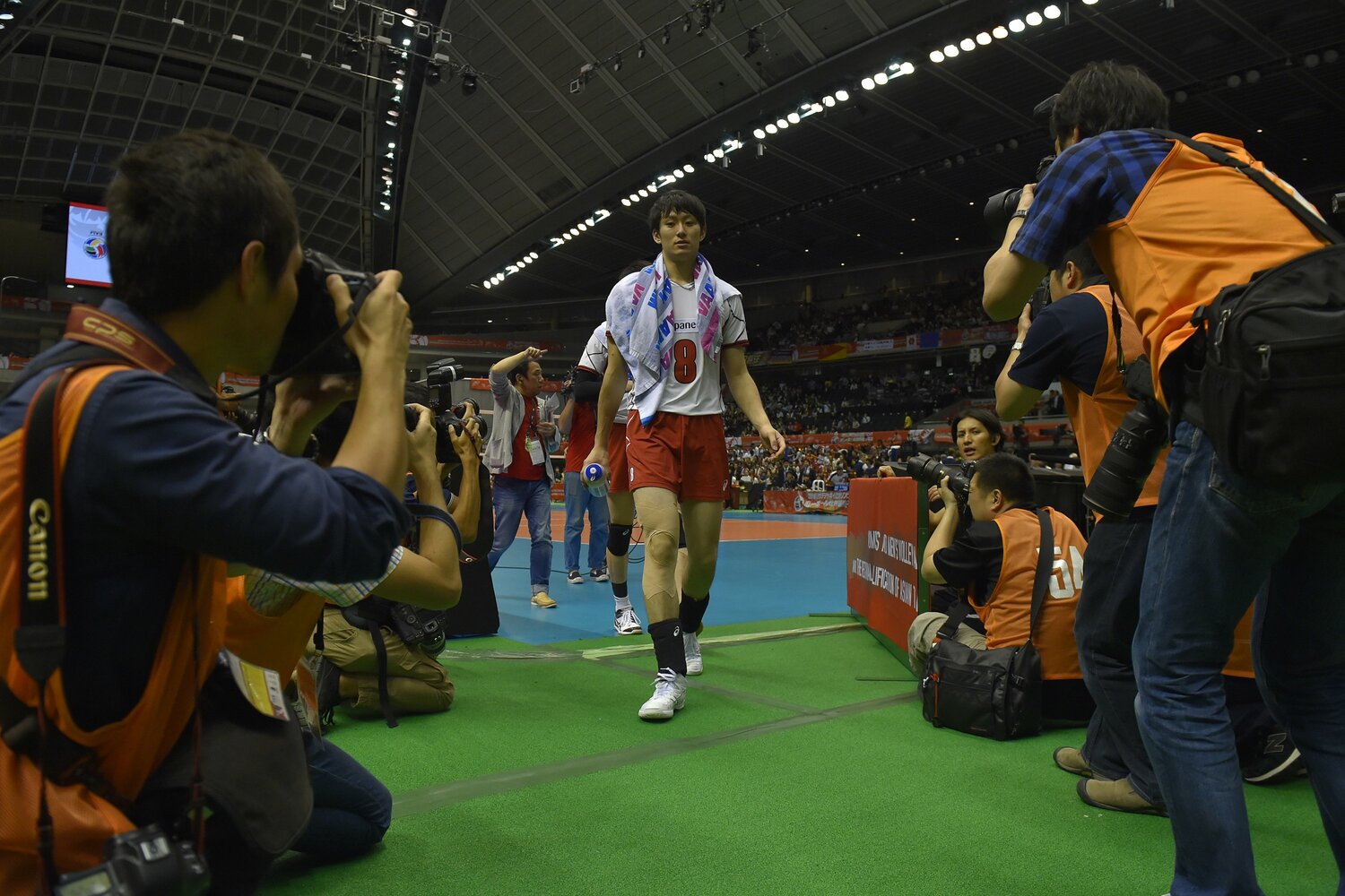 リオ五輪の出場権を逃し、落胆して控え室に戻る柳田将洋　©︎Koki Nagahama/Getty Images