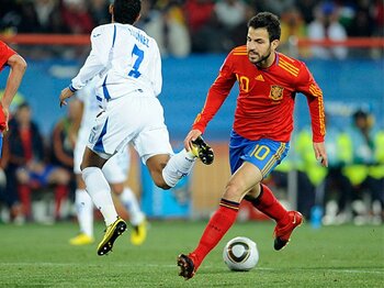 グループリーグで苦しみ目が覚めた。真のスペイン・サッカーはこれからだ！＜Number Web＞ photograph by Bob Thomas/Getty Images