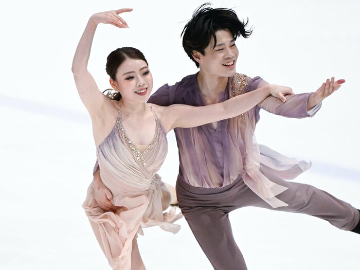 「シングルで怪我してなかったらな、と…」紀平梨花24歳が明かした“葛藤の正体”…アイスダンス・西山真瑚とカップル結成で「幸せです」と語るまで＜Number Web＞ photograph by Asami Enomoto