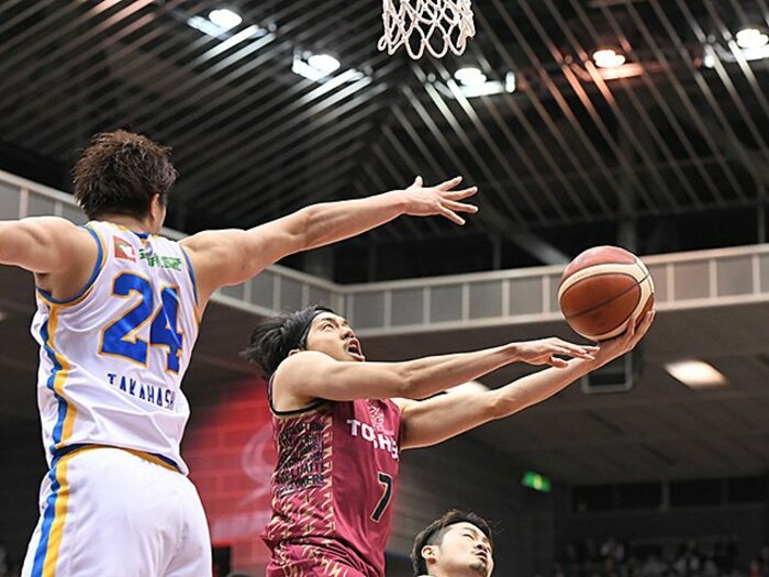 司令塔のキャプテン篠山竜青が負傷。天皇杯制覇へ川崎が問われる真価。＜Number Web＞ photograph by B.LEAGUE