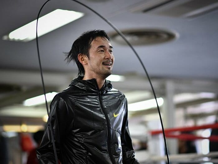 WBC世界王者12度防衛、“神の左”山中慎介が語る「縄跳びのススメ」。<Number Web> photograph by Hiroaki Yamaguchi