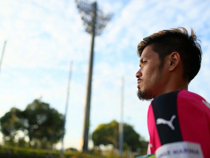 失意の帰国からイラク戦劇的弾へ。山口蛍、激動の1年はまだ終わらない。<Number Web> photograph by Kiichi Matsumoto