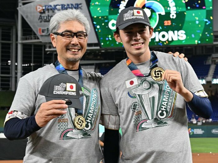 WBC優勝投手コーチが「ある投手の野球人生を狂わせてしまった」と悔やんだ日…ロッテ吉井理人監督「アドバイスは邪魔なもの」と記した真意＜Number Web＞ photograph by Naoya Sanuki