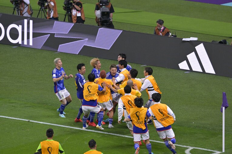 堂安のもとに集める代表メンバー　©Koki Nagahama/JMPA