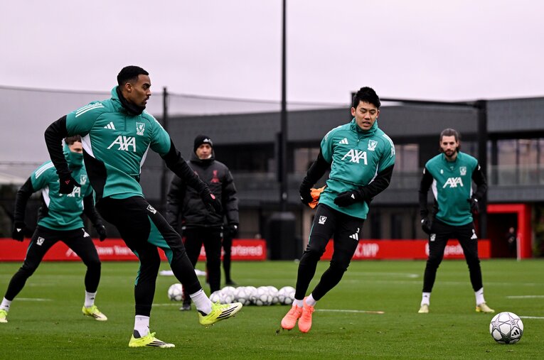 トレーニング中のフラーフェンベルクと遠藤　©Getty Images