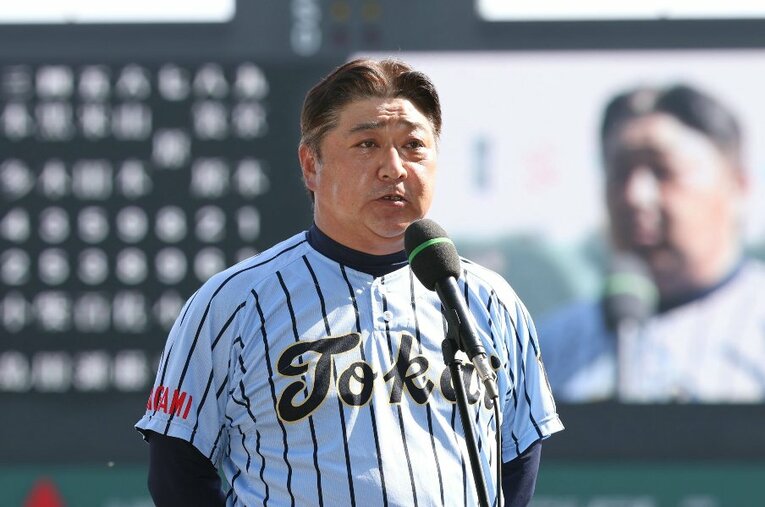 門馬敬治監督。1999年から22年にわたって、東海大相模高監督を務め、甲子園春3回、夏1回優勝。この夏から岡山で新たな挑戦をスタートさせた ／ photograph by JIJI PRESS