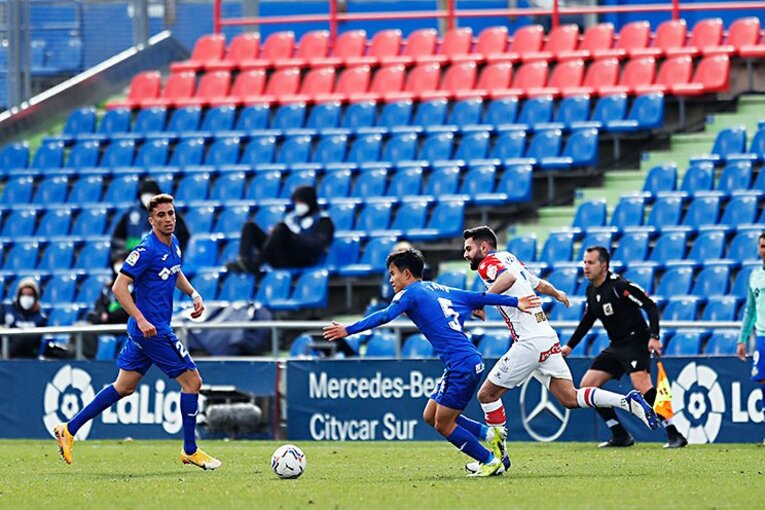 後半に入ってプレーエリアを広げた久保だったが©Daisuke Nakashima