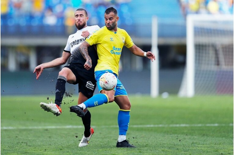 〈激写〉岡崎慎司35歳、スペイン2部から日本代表の救世主になれるか 「すごい良いヤツだよ」新天地でも愛される“侍魂”(23)