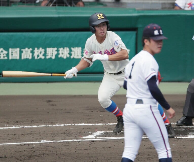 日本航空石川戦で先制タイムリーを放つ　©JIJI PRESS