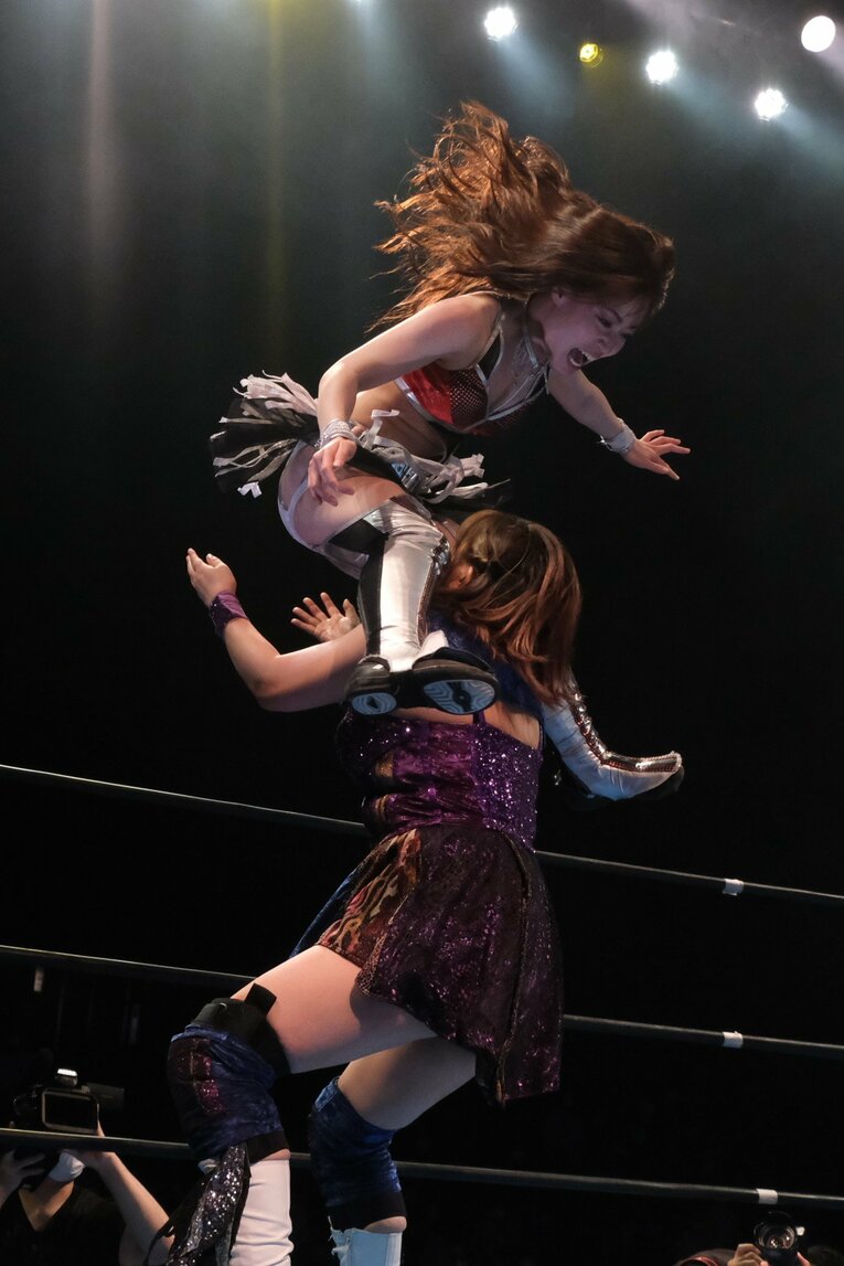 “京都のバスガイド”は人気女子プロレスラーに…清水ひかり（29）を突き動かしたスターダム中野たむの姿「だって大好きなんですもん」(69)