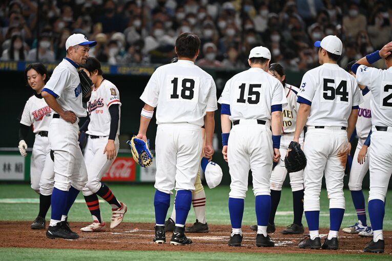 イチロー「僕がいなかったらできないから」女子高校選抜戦までの怪我とプレッシャーとの“知られざる戦い”…試合後に輝いた“49歳の笑顔”(62)