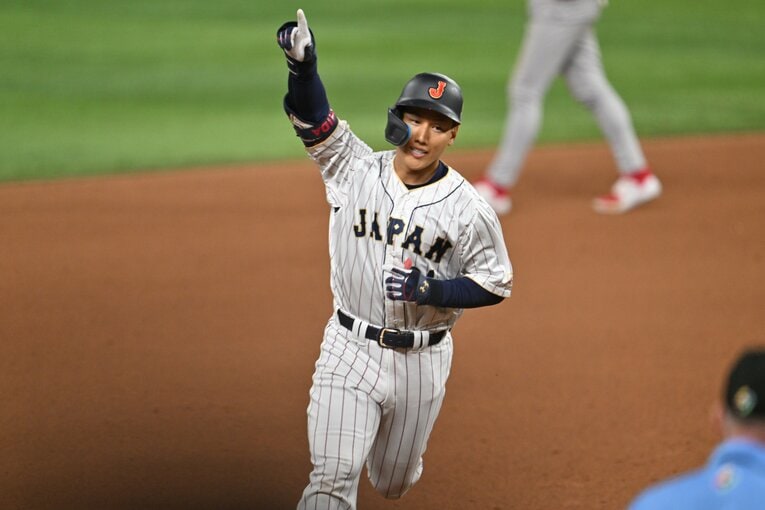 2023年WBC準決勝メキシコ戦、7回に同点3ランを放った吉田正尚（連続写真6/9枚）　©︎Naoya Sanuki