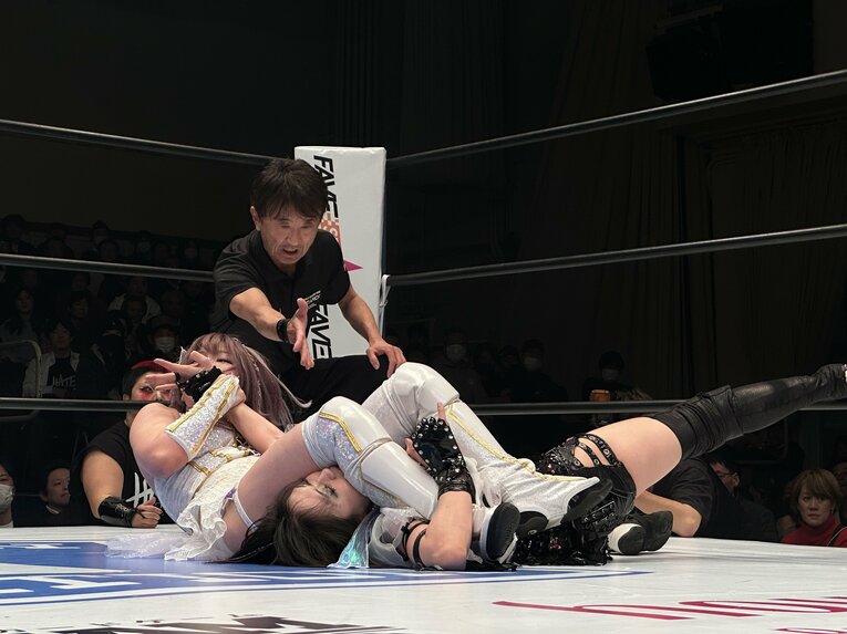 「敗者退団マッチ」として行われた上谷沙弥vs中野たむ　©Norihiro Hashimoto
