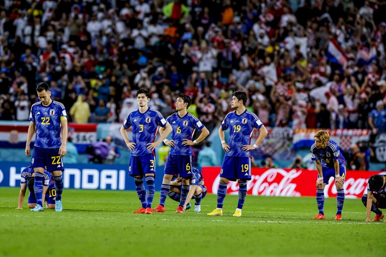 呆然とする日本イレブン　©Kiichi Matsumoto/JMPA